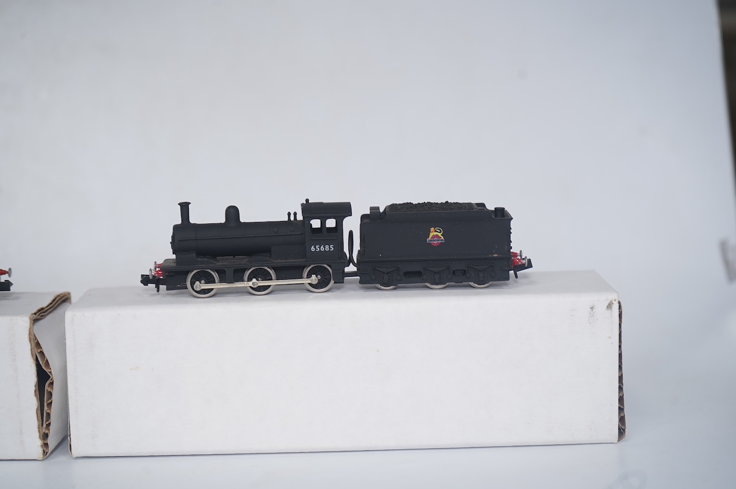 Two boxed Union Mills Models N gauge railway BR locomotives; a Class J39, 64829, and a Class J25, 65685. Condition - good.